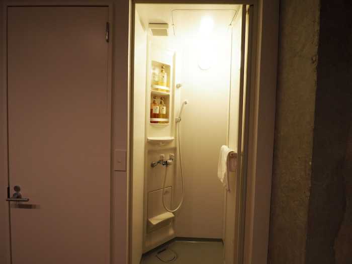 YEAH ROOM NAMBA 大阪