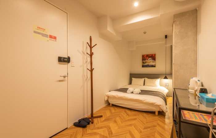 YEAH ROOM NAMBA 大阪