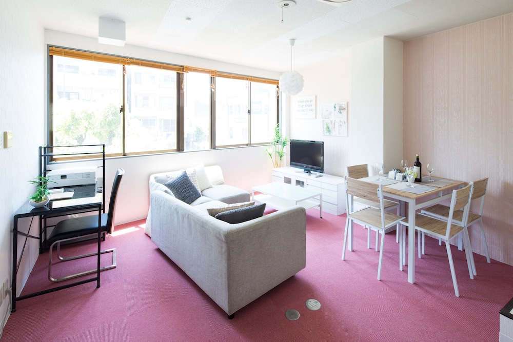 ELEGANT PINK 大阪