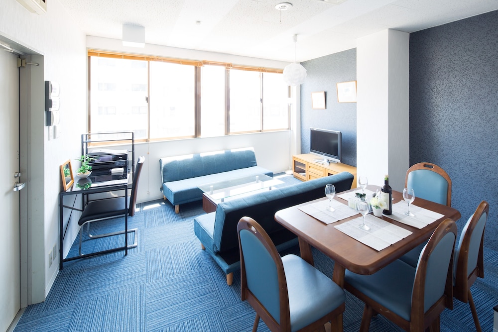 ELEGANT BLUE 大阪