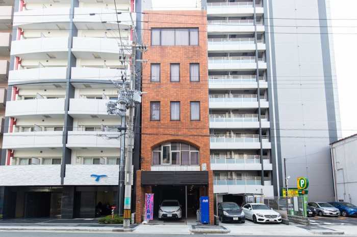 イズミウエスト 大阪