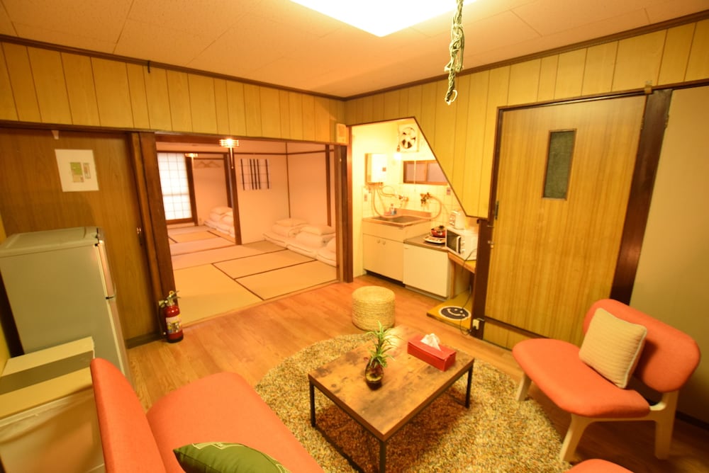 GORAKU HOUSE OSAKA 大阪