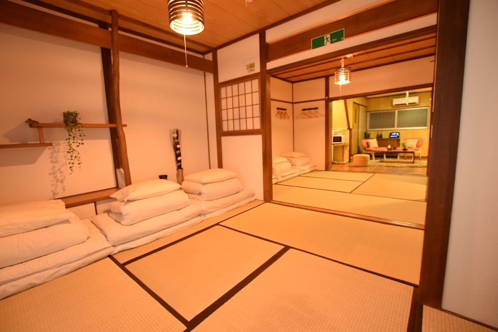 GORAKU HOUSE OSAKA 大阪
