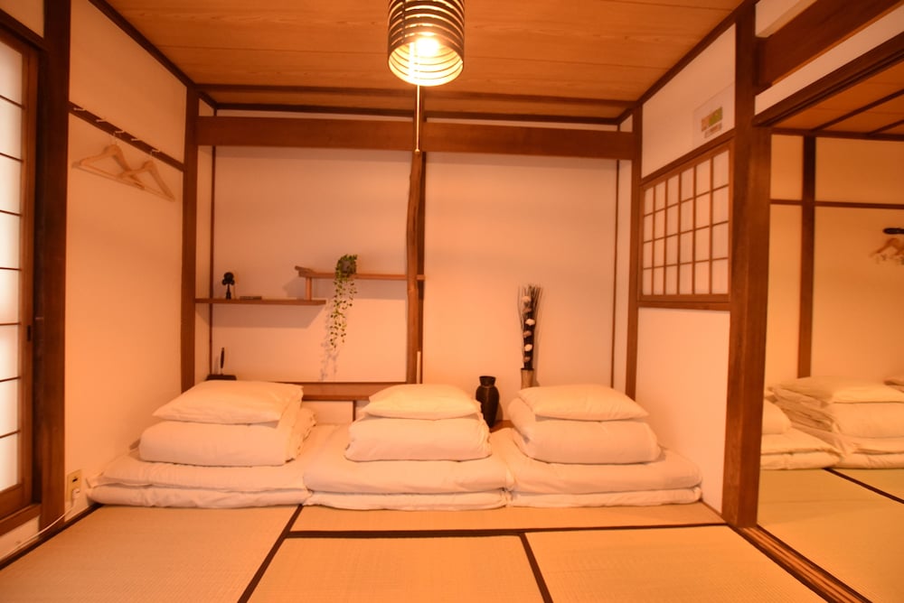 GORAKU HOUSE OSAKA 大阪
