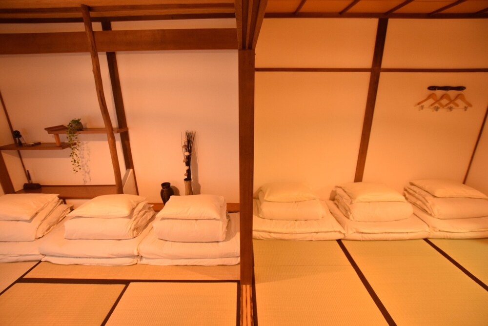 GORAKU HOUSE OSAKA 大阪