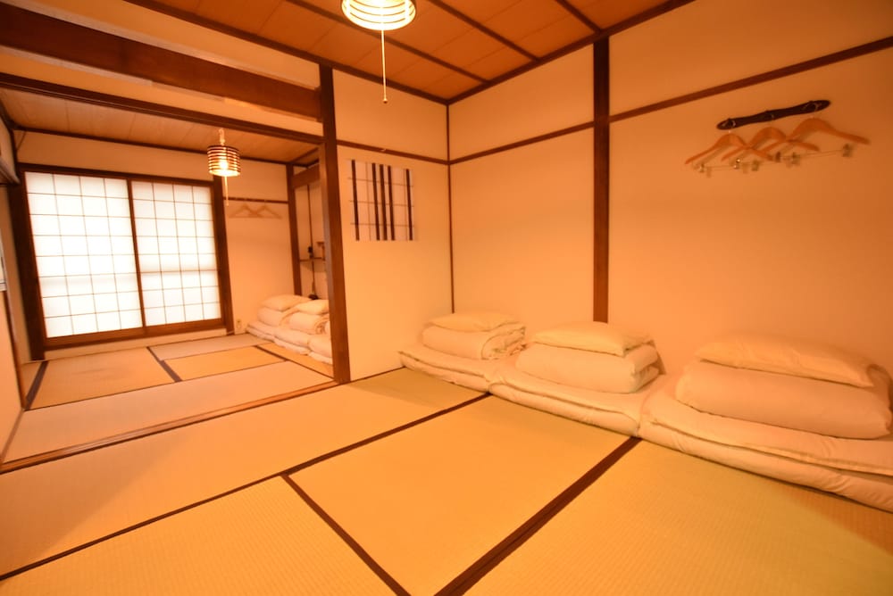 GORAKU HOUSE OSAKA 大阪