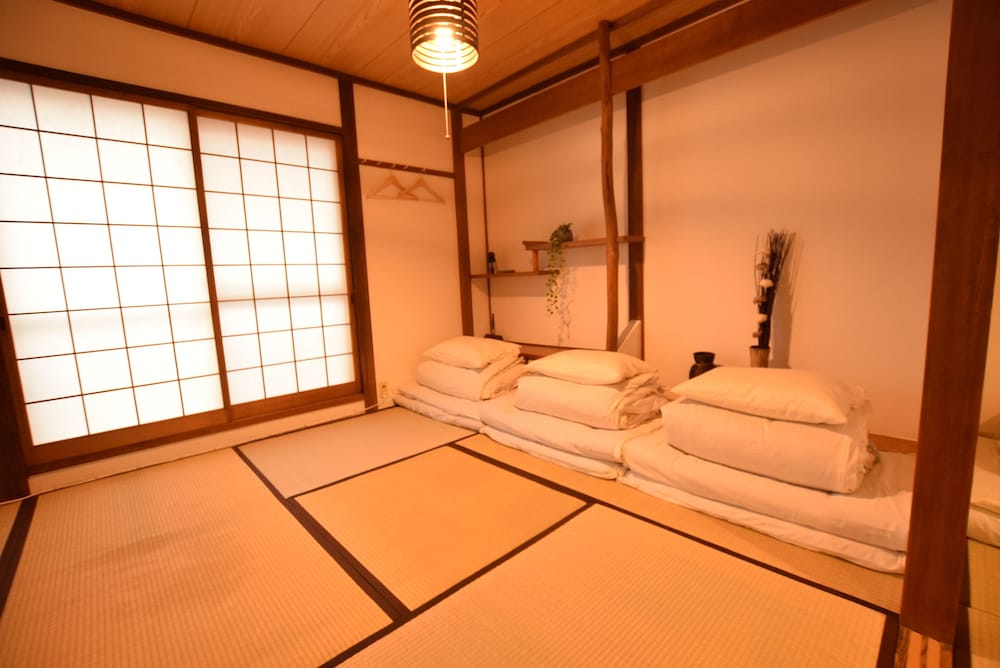 GORAKU HOUSE OSAKA 大阪