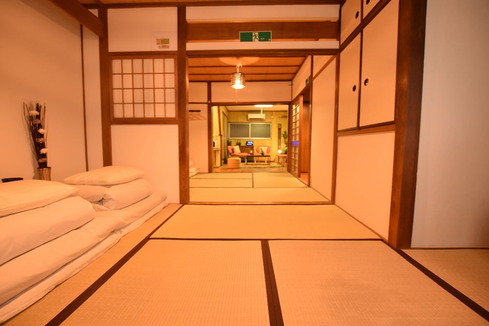 GORAKU HOUSE OSAKA 大阪