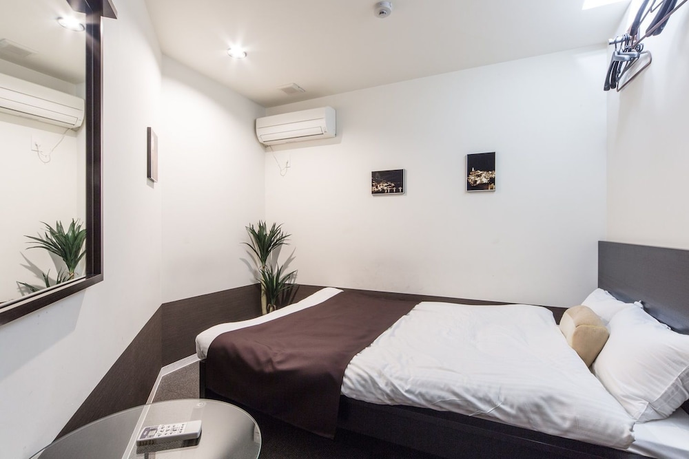 ALEX'S HOME KUROMON 大阪