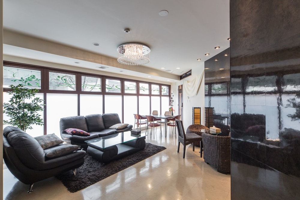 ALEX'S HOME KUROMON 大阪