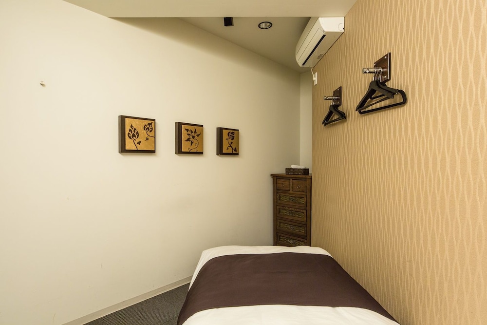 ALEX'S HOME KUROMON 大阪