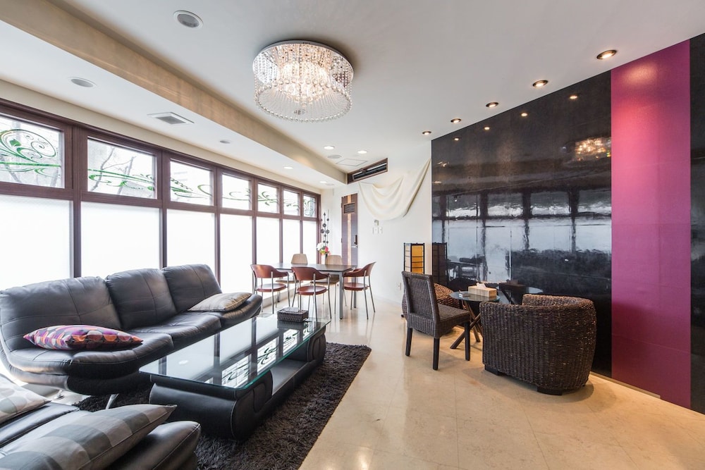 ALEX'S HOME KUROMON 大阪