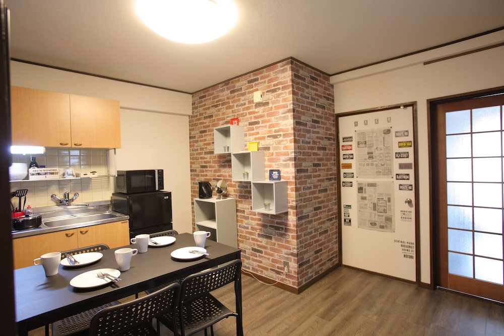 ALEX'S HOME KUROMON 大阪