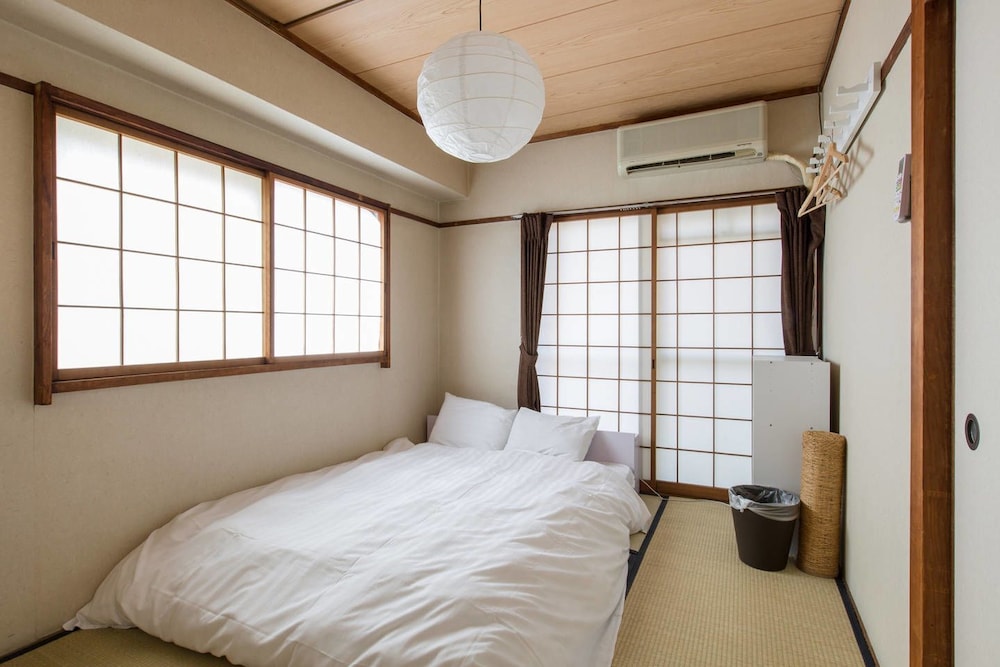 ALEX'S HOME KUROMON 大阪