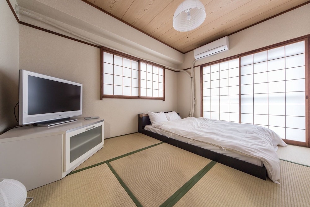 ALEX'S HOME KUROMON 大阪