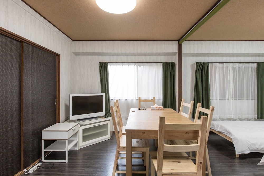 ALEX'S HOME KUROMON 大阪