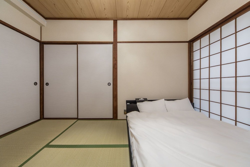 ALEX'S HOME KUROMON 大阪