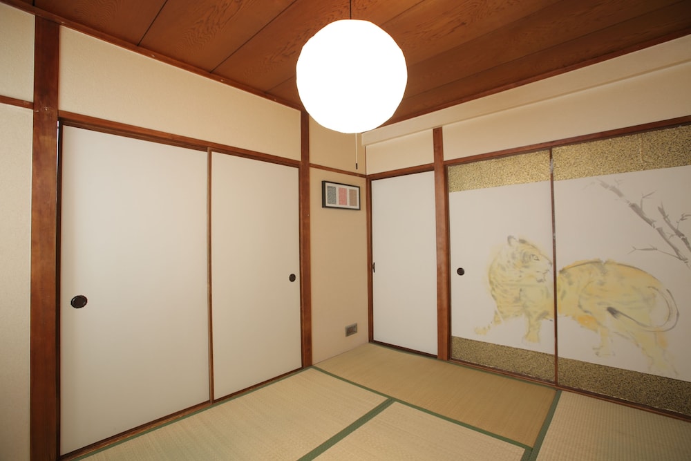 ALEX'S HOME KUROMON 大阪