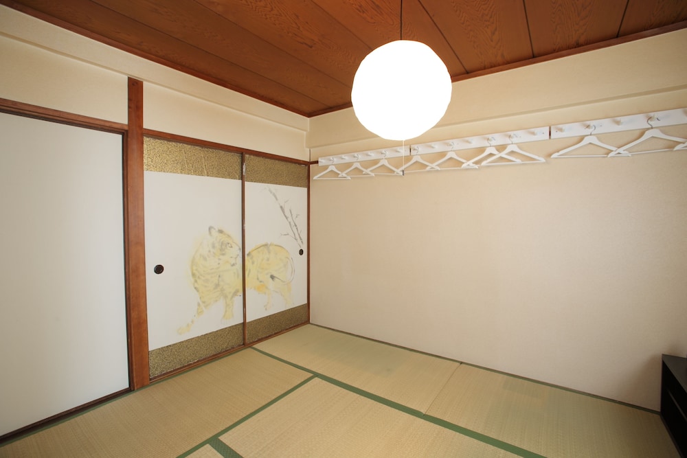ALEX'S HOME KUROMON 大阪
