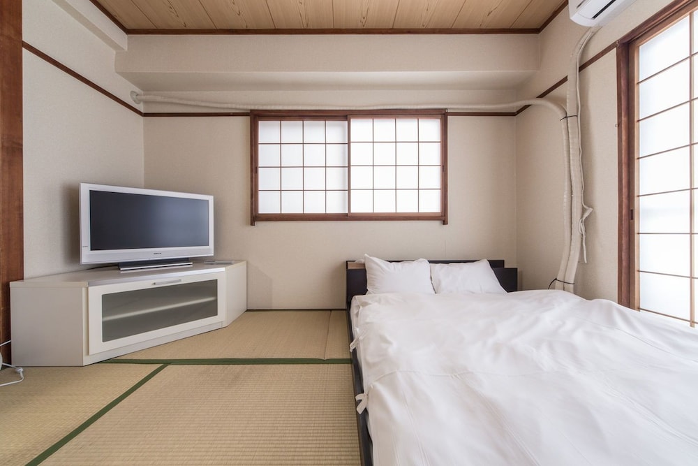ALEX'S HOME KUROMON 大阪