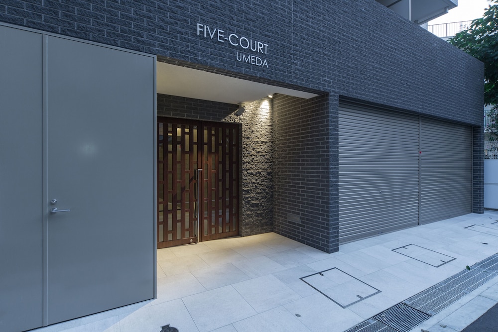 ファイブコートウメダ 大阪