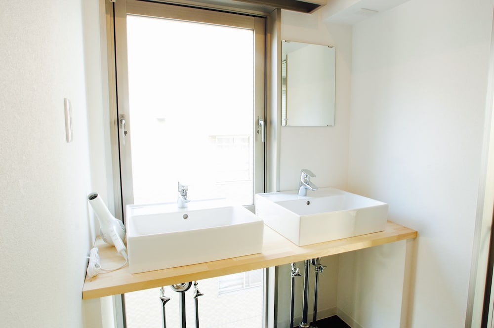 CHARIN CO HOSTEL OSAKA 大阪