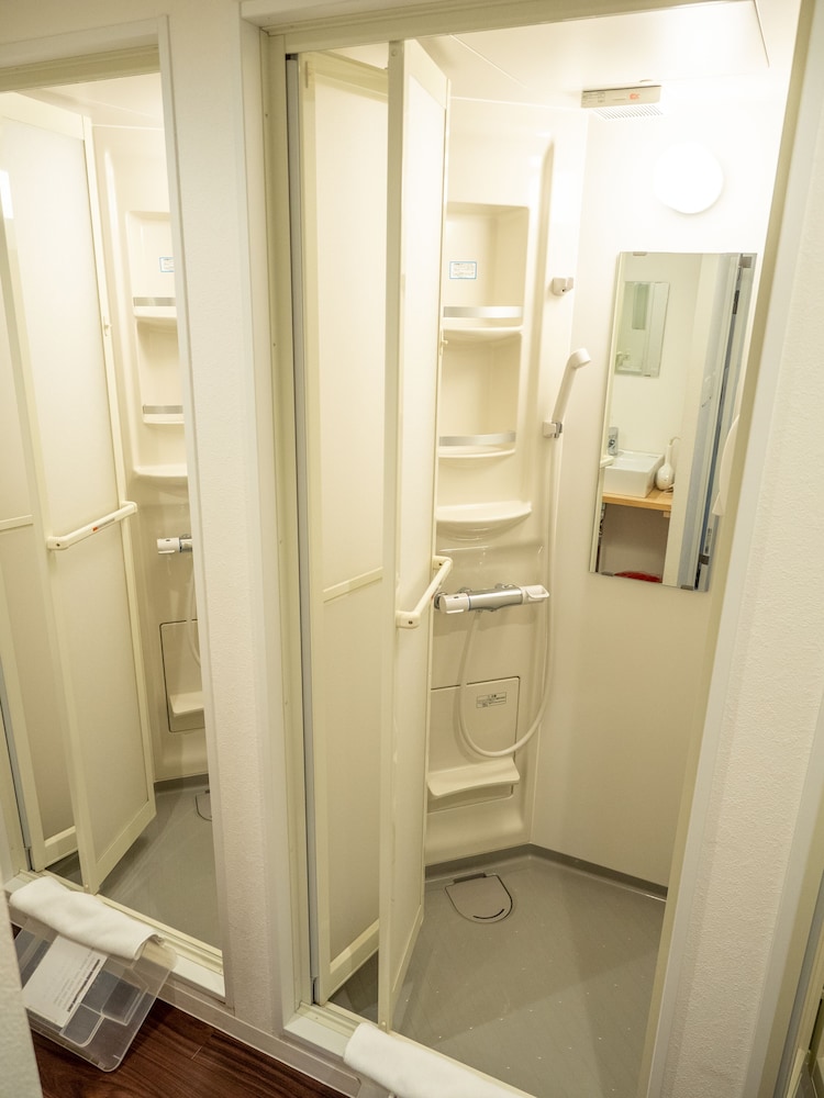 CHARIN CO HOSTEL OSAKA 大阪