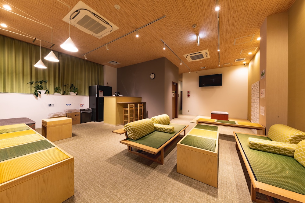 BNB+ 鶴橋店 大阪