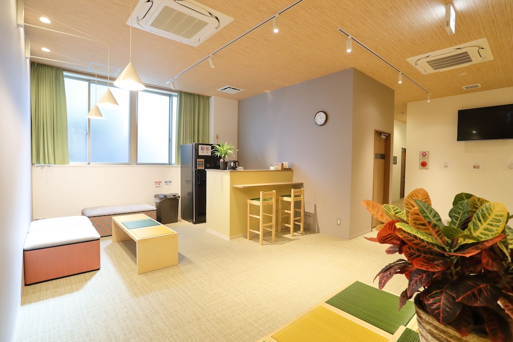 BNB+ 鶴橋店 大阪