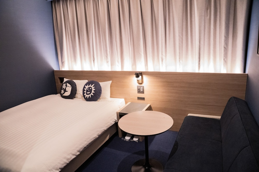HOTEL SHE、OSAKA 大阪