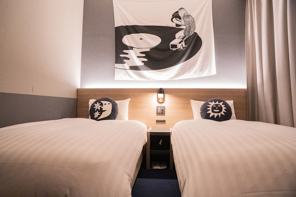 HOTEL SHE、OSAKA 大阪