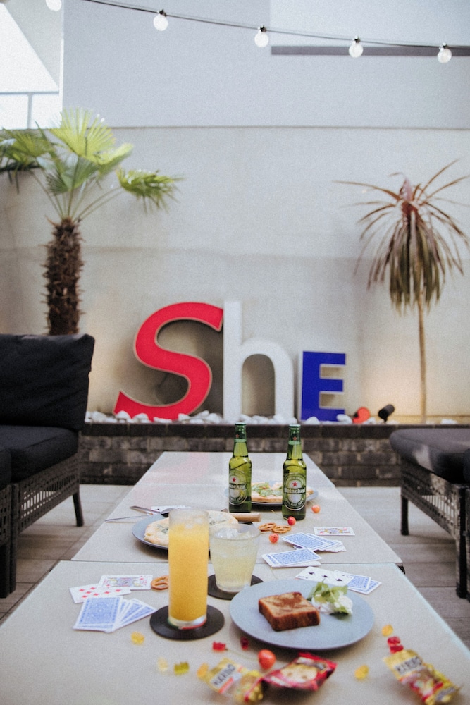 HOTEL SHE、OSAKA 大阪