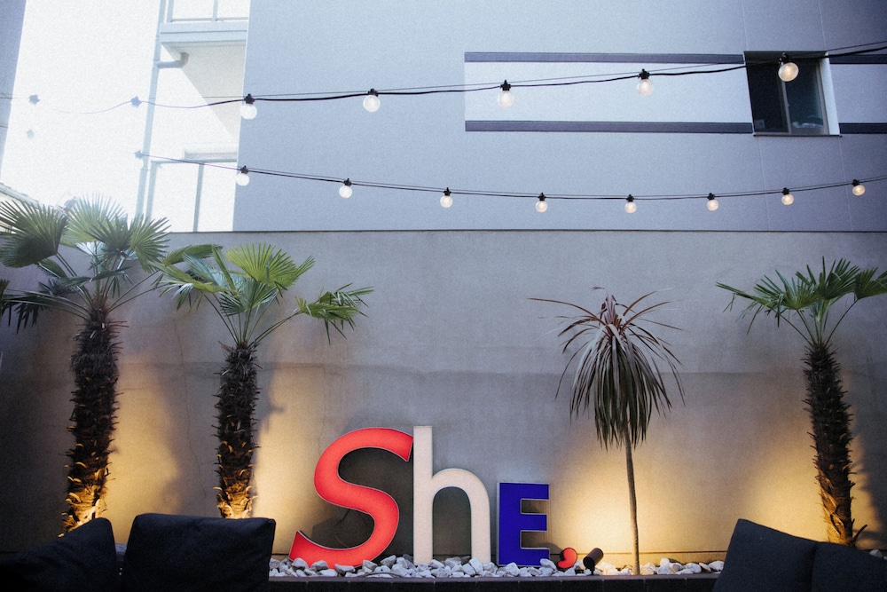 HOTEL SHE、OSAKA 大阪