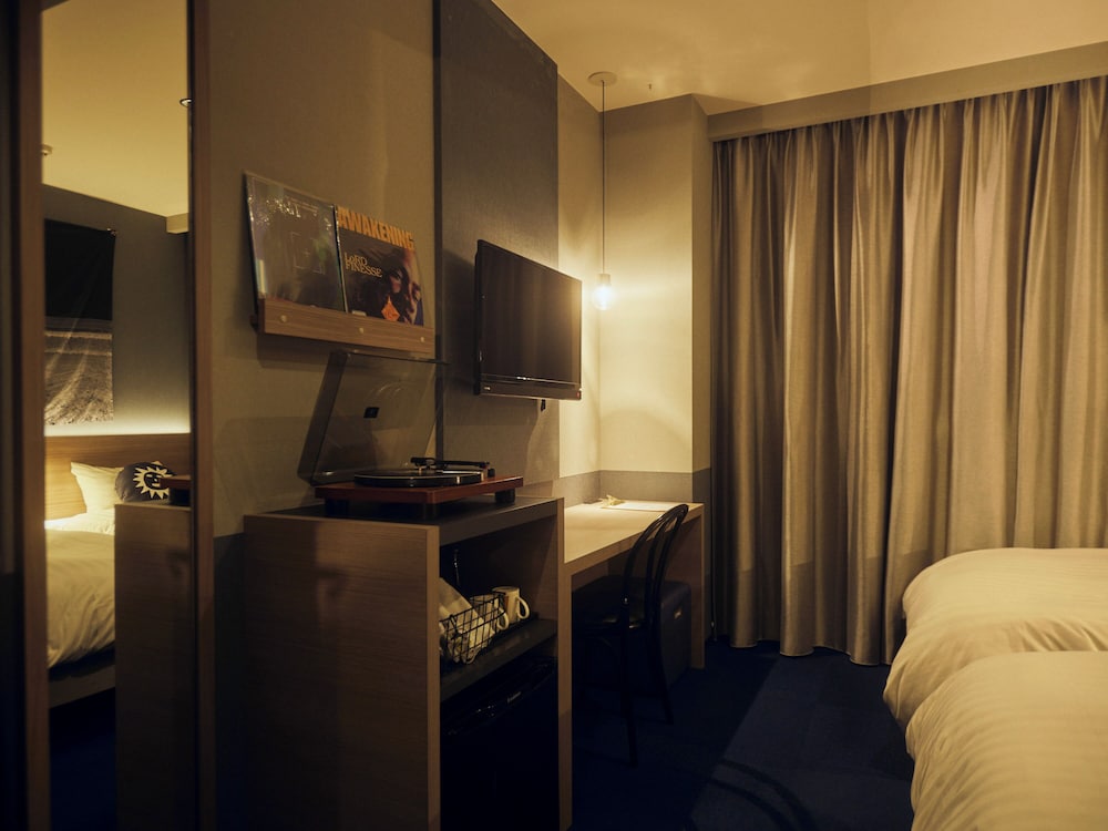HOTEL SHE、OSAKA 大阪