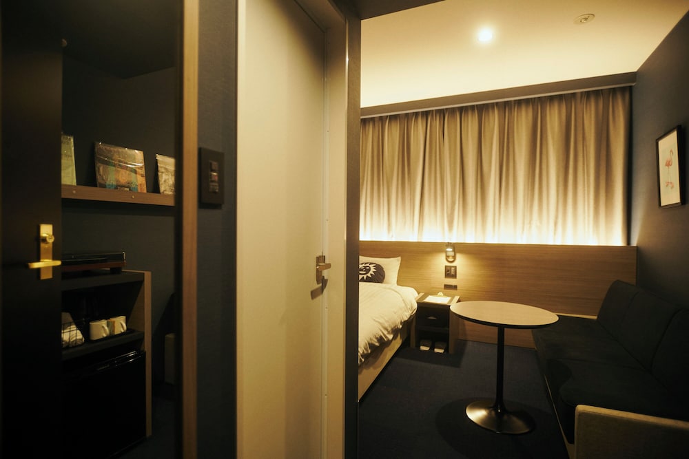 HOTEL SHE、OSAKA 大阪