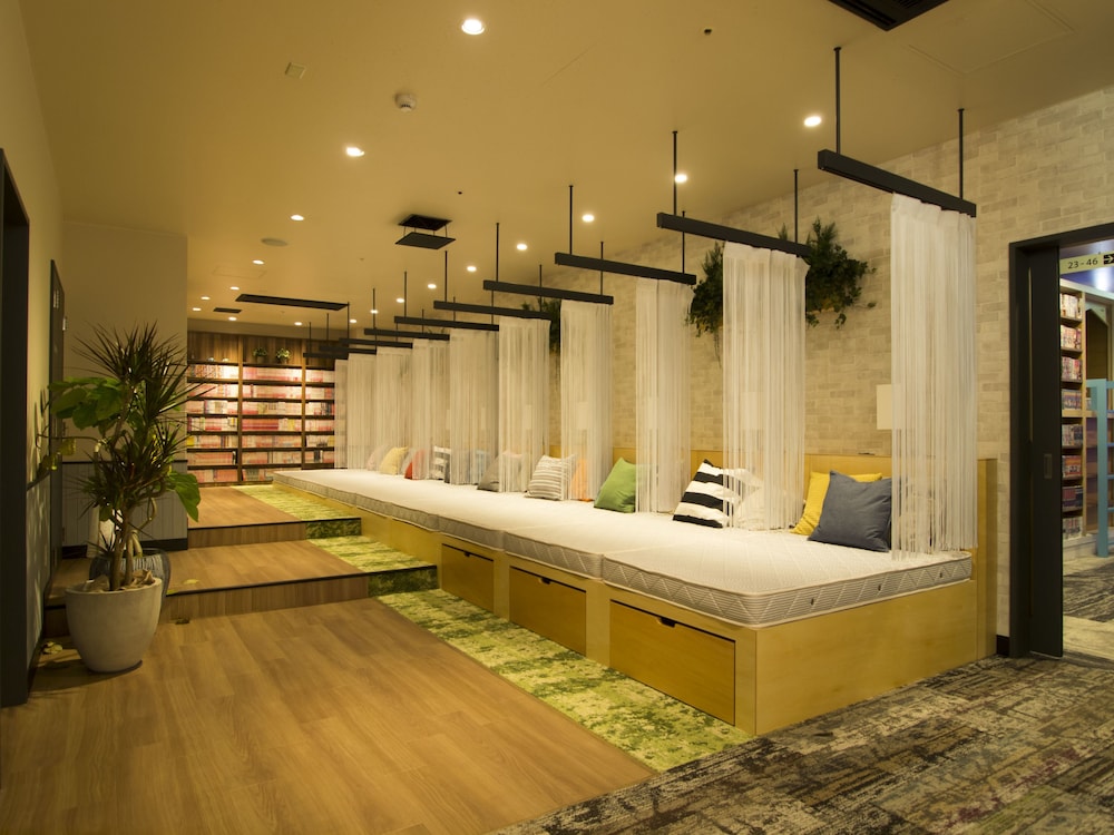 COMICS & CAPSULEHOTEL コミカプ京都新京極店 京都