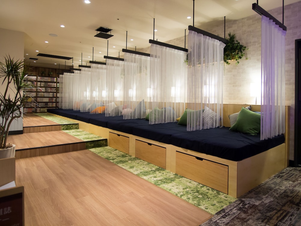 COMICS & CAPSULEHOTEL コミカプ京都新京極店 京都