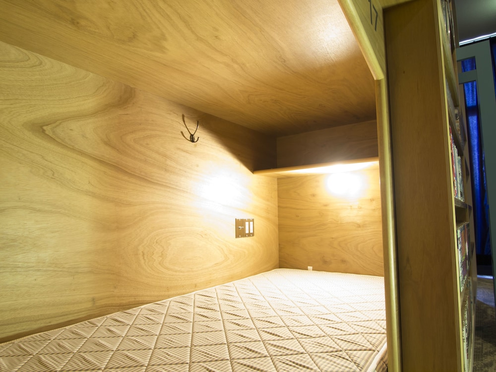 COMICS & CAPSULEHOTEL コミカプ京都新京極店 京都