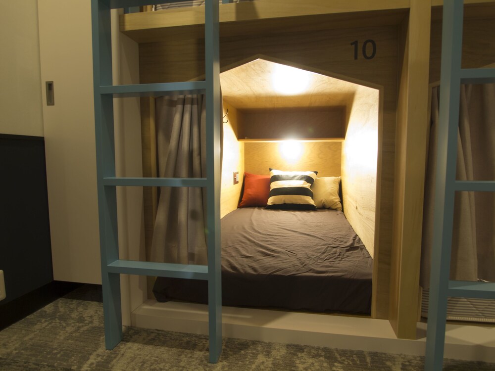 COMICS & CAPSULEHOTEL コミカプ京都新京極店 京都