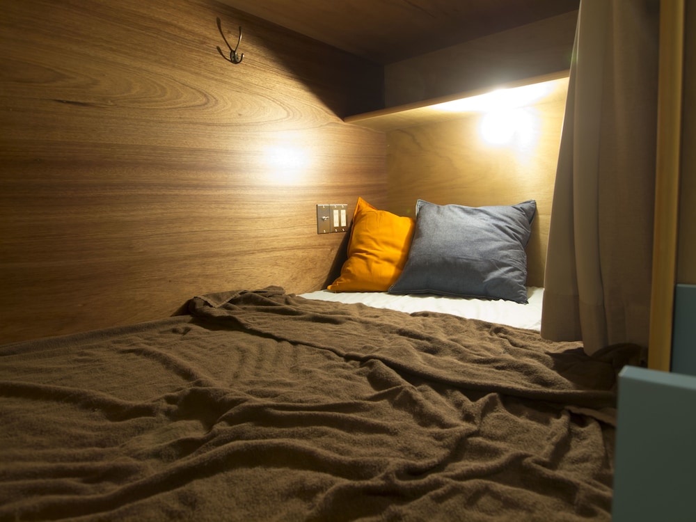 COMICS & CAPSULEHOTEL コミカプ京都新京極店 京都