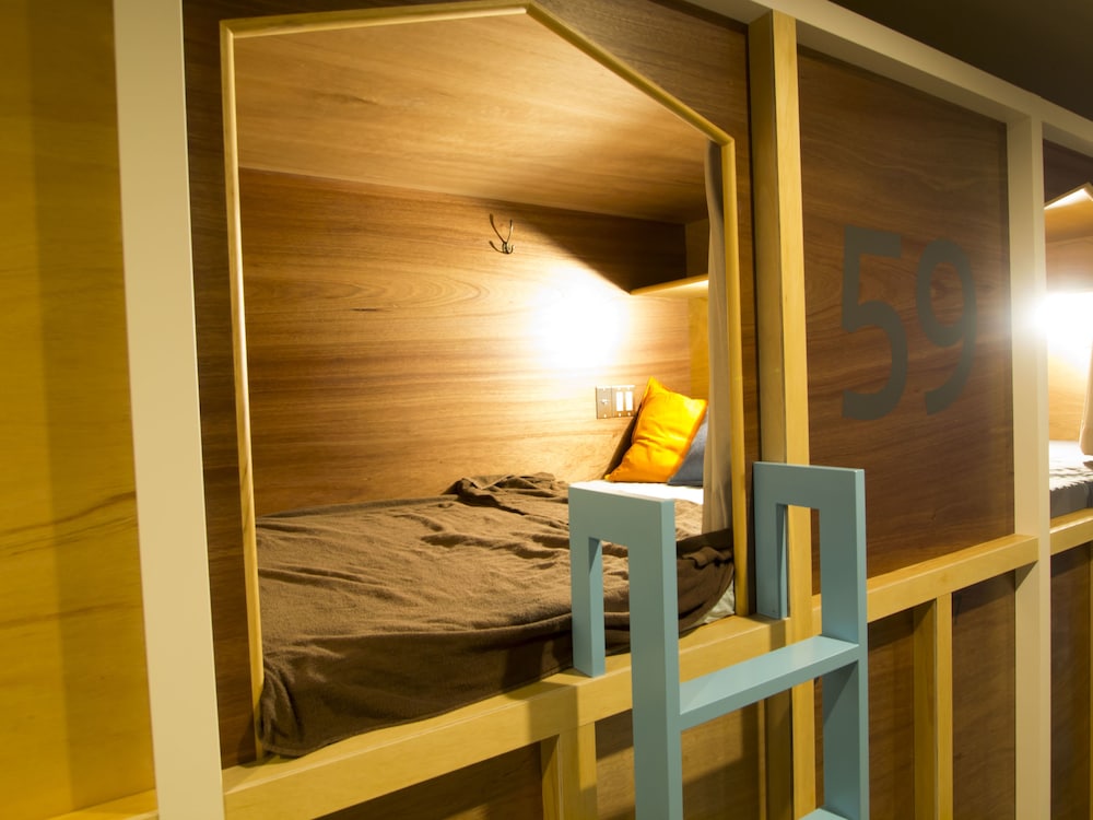COMICS & CAPSULEHOTEL コミカプ京都新京極店 京都
