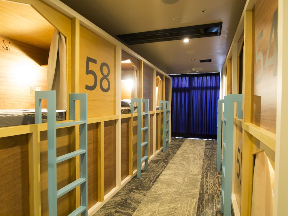 COMICS & CAPSULEHOTEL コミカプ京都新京極店 京都