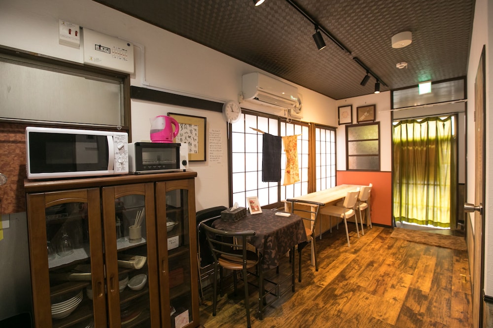 稲荷墨染庵 京都