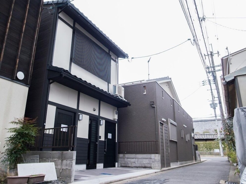 ゲストハウス　ワンモアハート東寺 1 京都