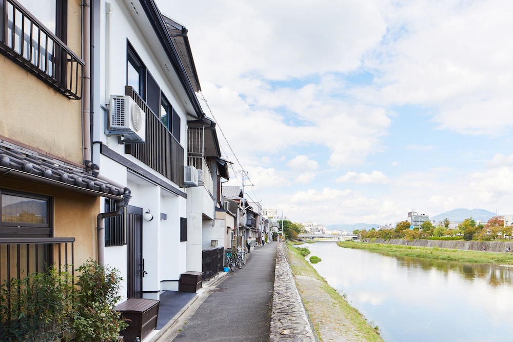 HANARE KYOTO 京の宿 鴨川庵 京都