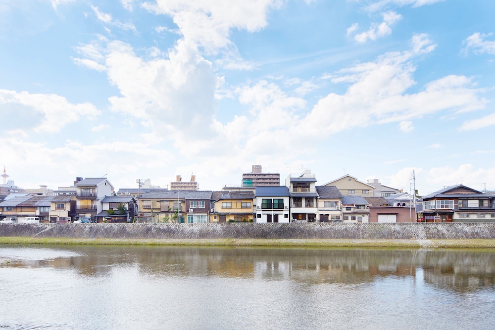 HANARE KYOTO 京の宿 鴨川庵 京都