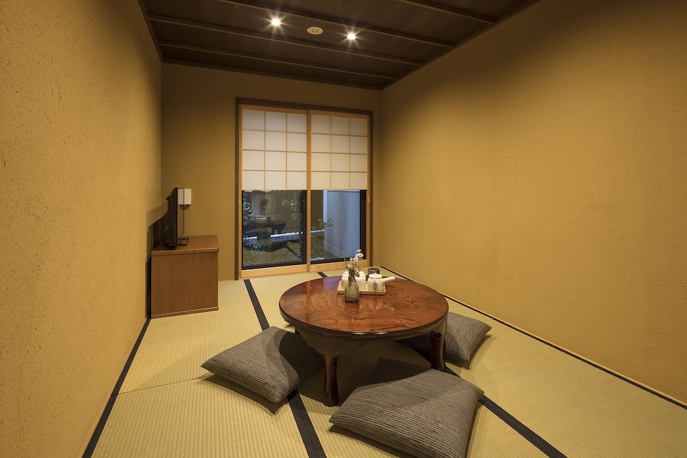 THE MACHIYA VILLA 三条しらかわ小路 京都