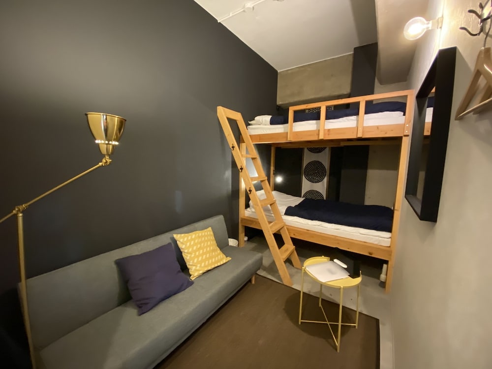 HOSTEL NINIROOM 京都