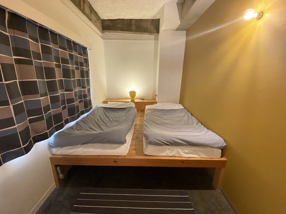 HOSTEL NINIROOM 京都