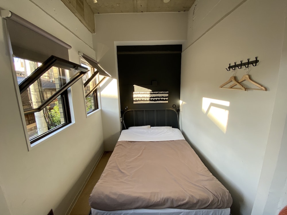 HOSTEL NINIROOM 京都